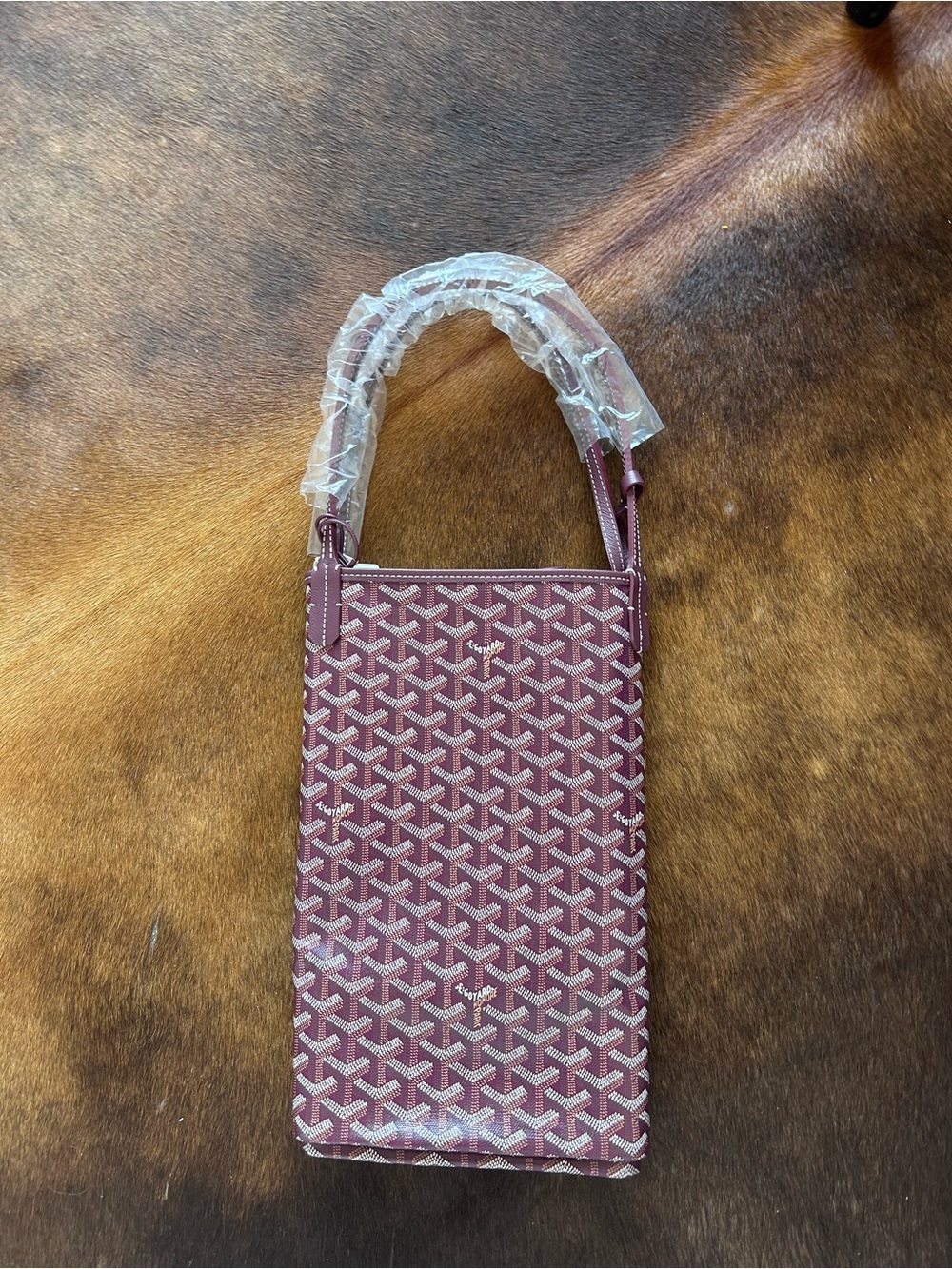 Goyard's most celebrated shopper tote
on its largest size. - Picture 5 of 6